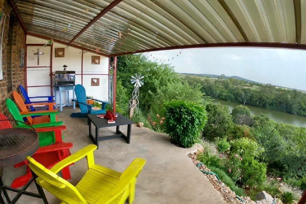 Three story house for sale - Photo 3