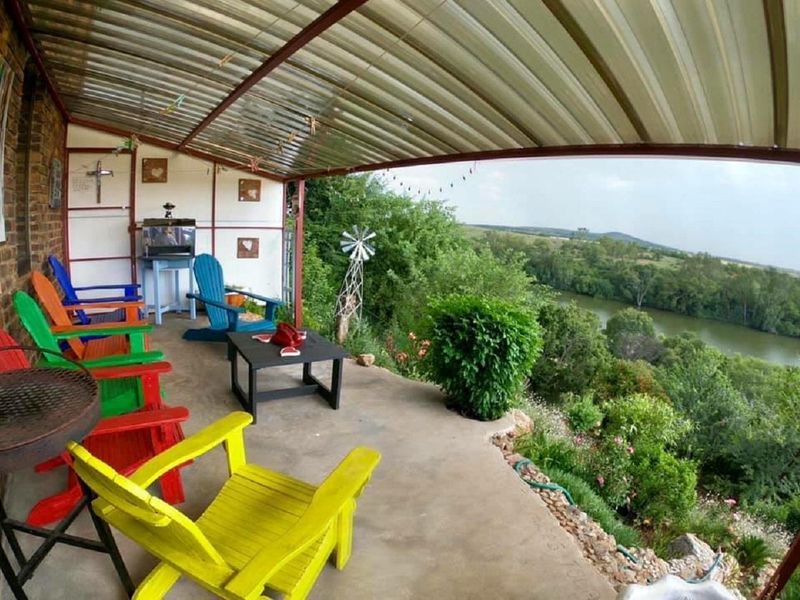 Three story house for sale - Photo 3