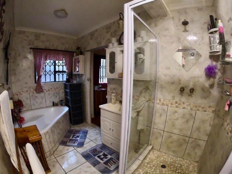 Three story house for sale - Photo 10