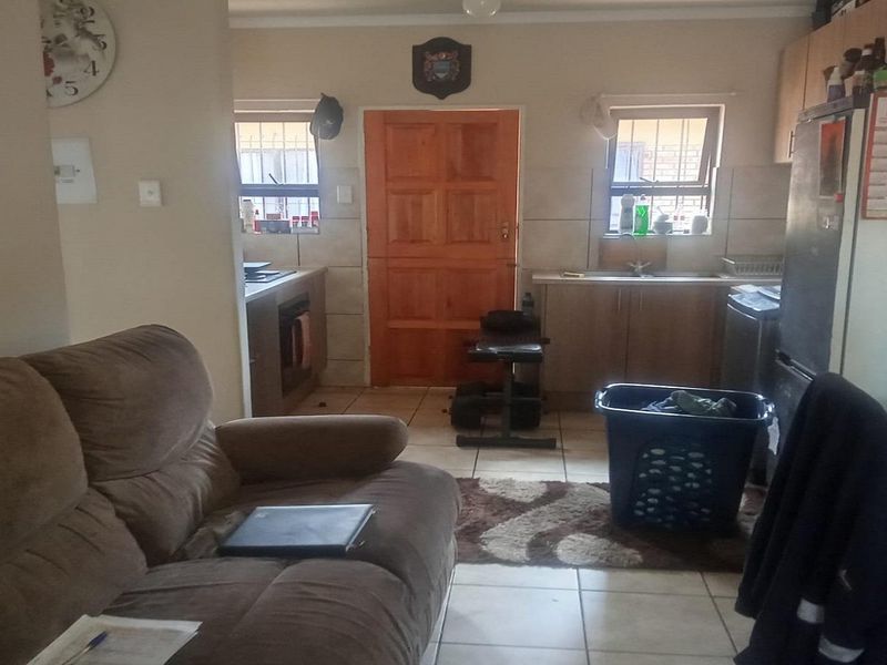 One bedroom flat. No transfer duties. - Photo 3