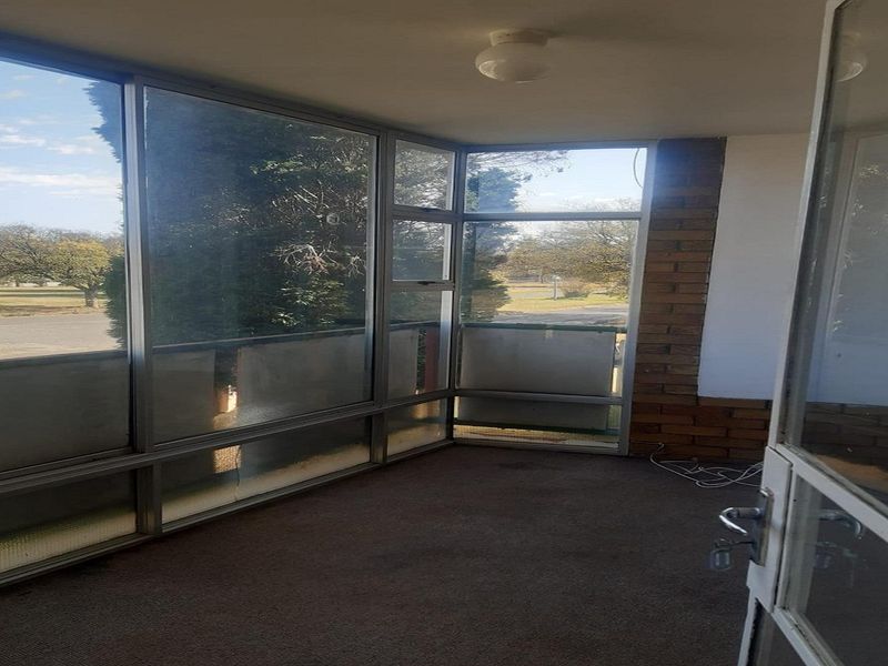 2 Bedroom Apartment Walking distance to CBD town! - Photo 4