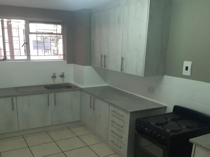 2 Bedroom Apartment Walking distance to CBD town! - Photo 10