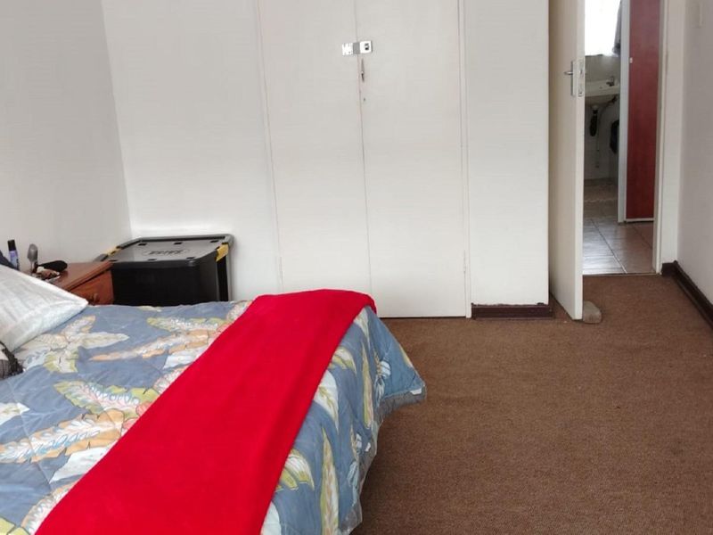 Cozy 2-Bedroom apartment in CW 6 - Photo 8