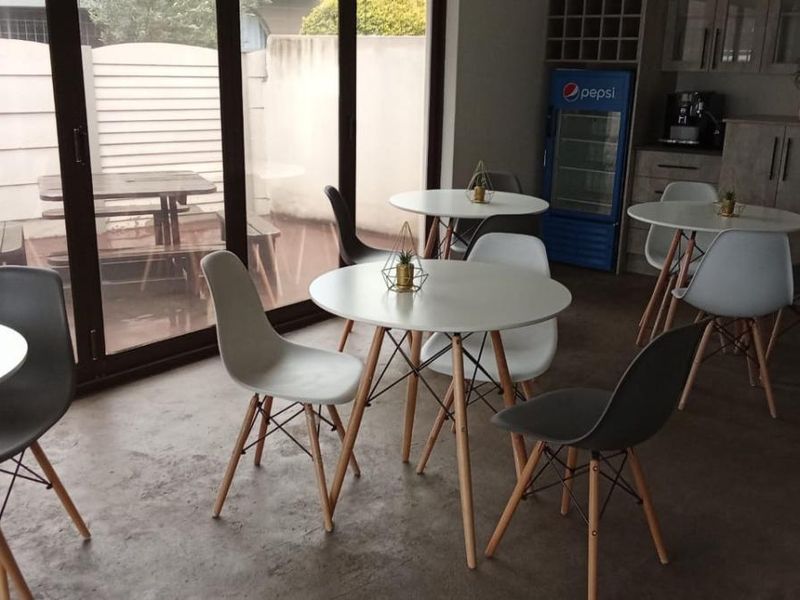 Stunning Beauty Salon for Sale, Ideal for Medical Offices! - Photo 3