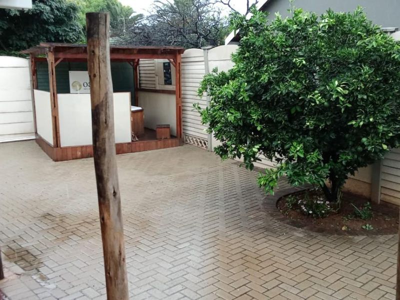 Stunning Beauty Salon for Sale, Ideal for Medical Offices! - Photo 6