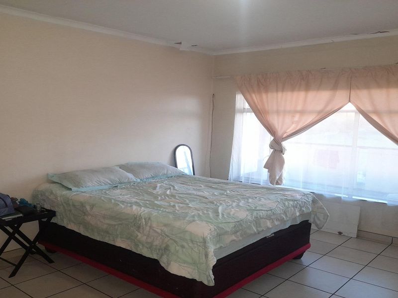 2-Bedroom apartment with garage close to CBD in CW3!! - Photo 8