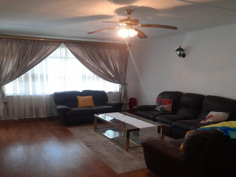 2-Bedroom apartment with enclosed Balcony in CW 3 - Photo 4