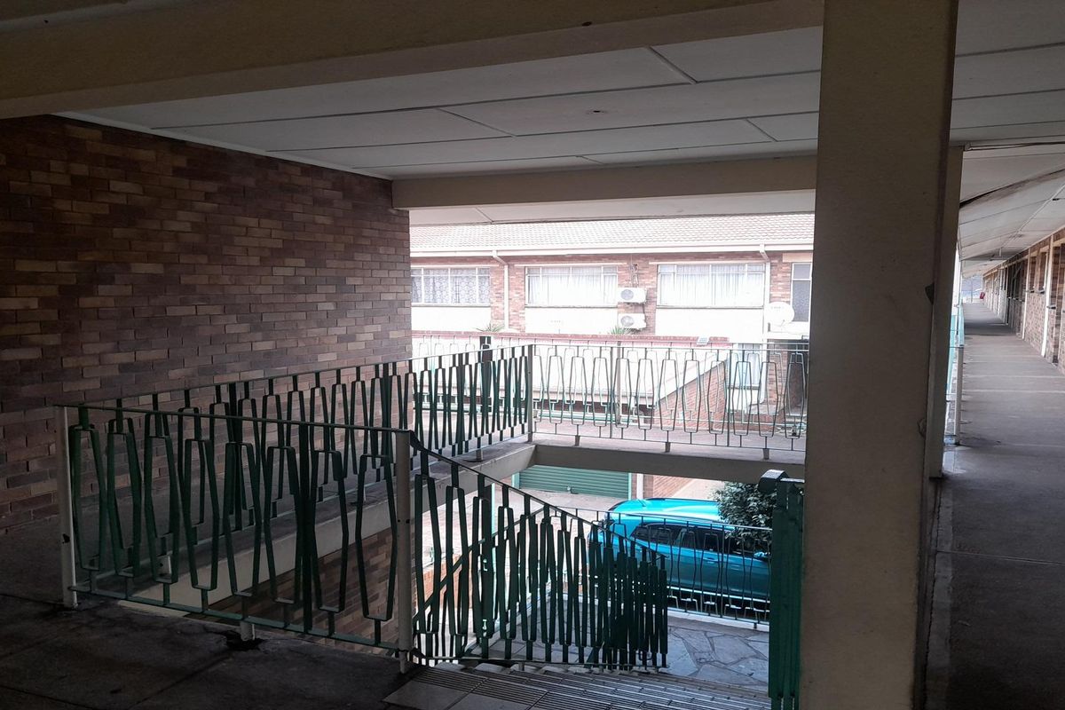 2-Bedroom apartment with enclosed Balcony in CW 3 - Photo 2