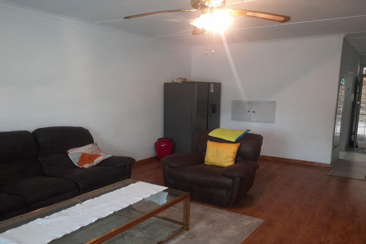 2-Bedroom apartment with enclosed Balcony in CW 3 - Photo 5