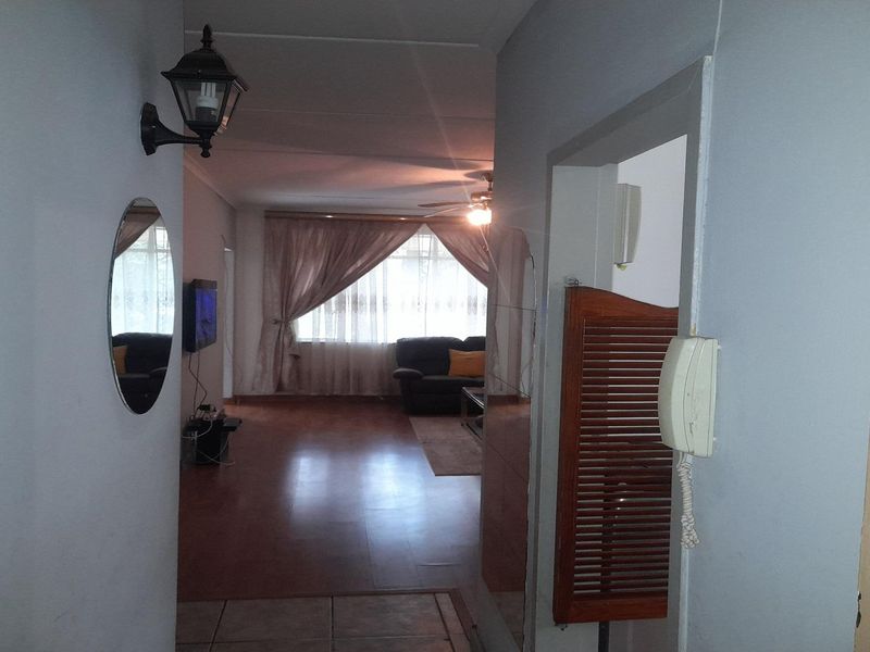 2-Bedroom apartment with enclosed Balcony in CW 3 - Photo 3