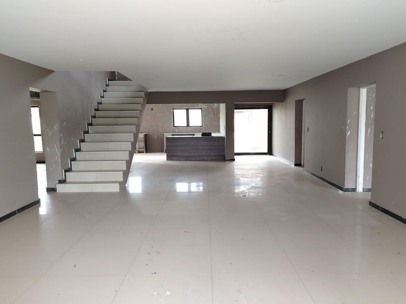 6 Stunning units waiting to be completed in Deneysville - Photo 3