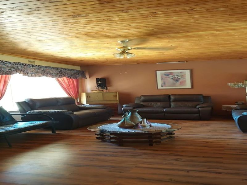 Lovely 3 bedroom home ideally situated in Se6 - Photo 7
