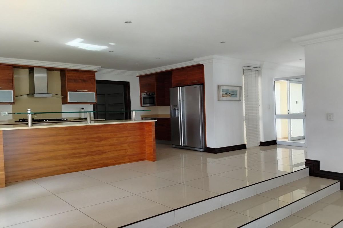Stunning 4-Bedroom Home with Modern Comforts in Harbour town Res Estate - Photo 2