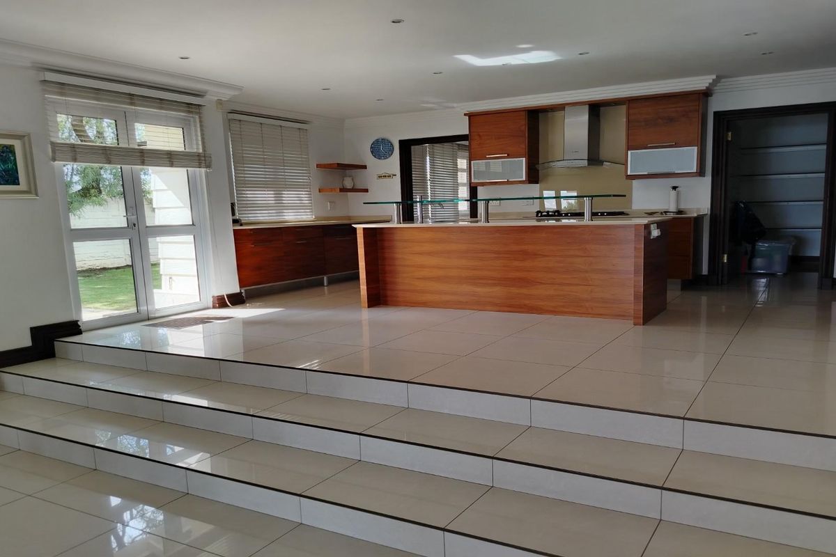 Stunning 4-Bedroom Home with Modern Comforts in Harbour town Res Estate - Photo 5