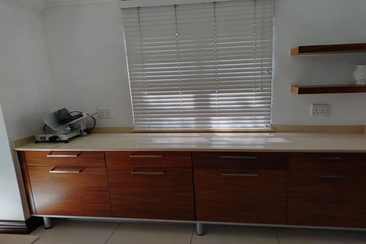 Stunning 4-Bedroom Home with Modern Comforts in Harbour town Res Estate - Photo 4