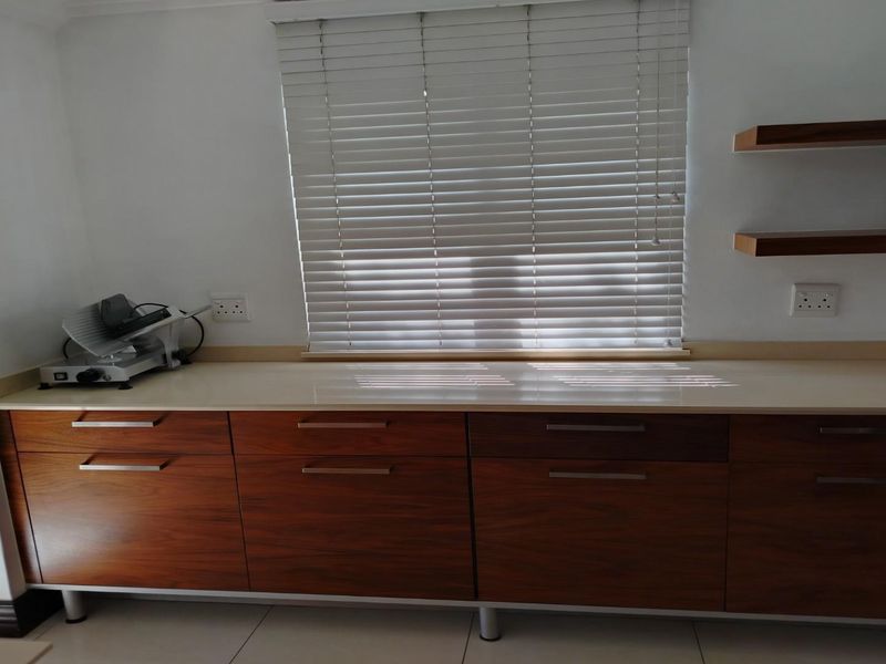 Stunning 4-Bedroom Home with Modern Comforts in Harbour town Res Estate - Photo 4