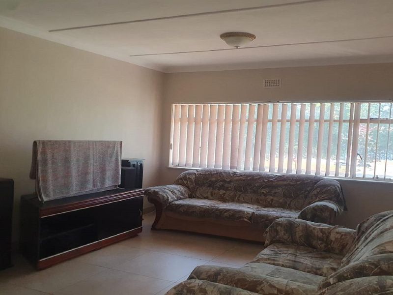Newly renevated - Photo 8