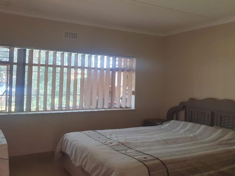 Newly renevated - Photo 7
