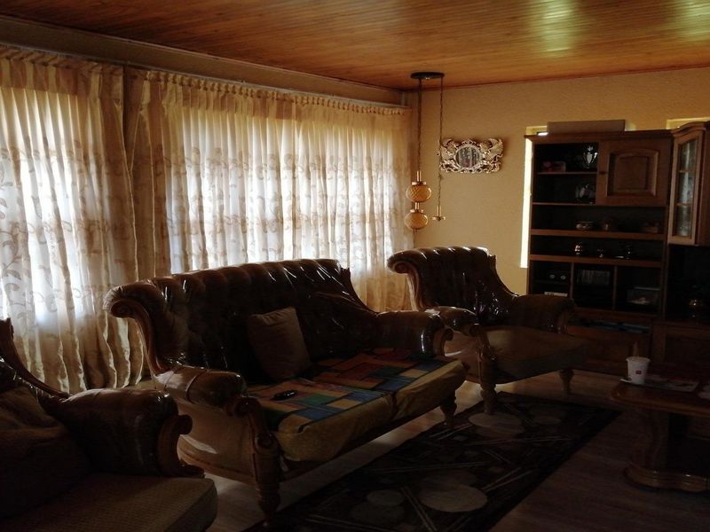 For one lucky family it ios all here - Photo 4