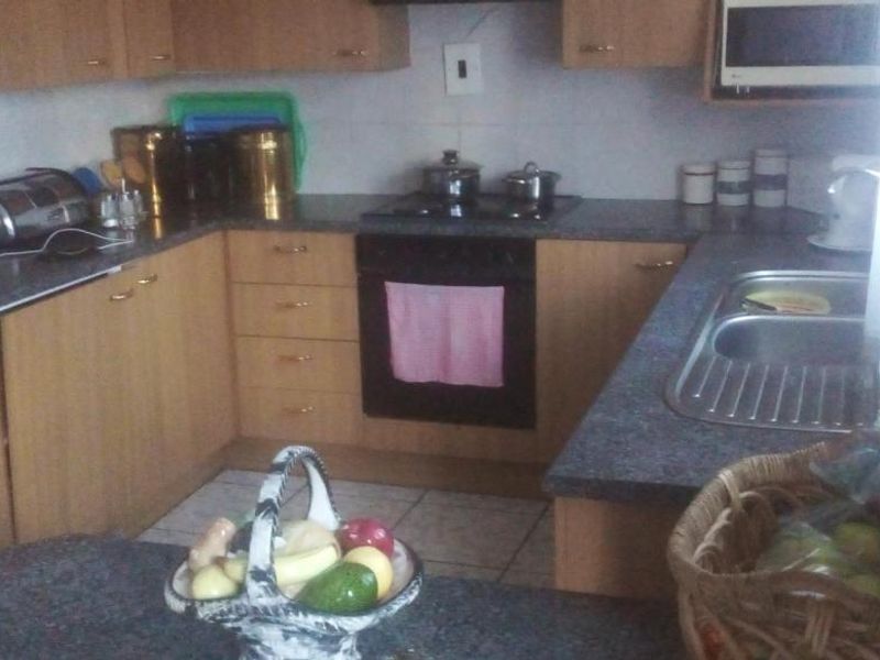 For one lucky family it ios all here - Photo 8