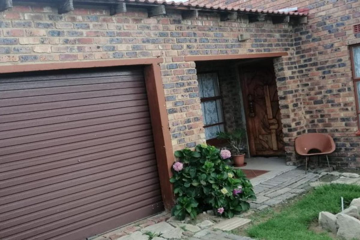 2 Bedroom house for sale - Photo 2