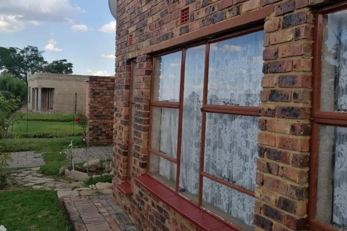 2 Bedroom house for sale - Photo 3