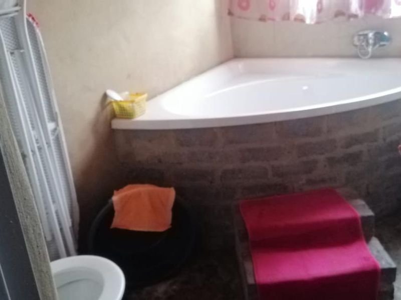 2 Bedroom house for sale - Photo 7
