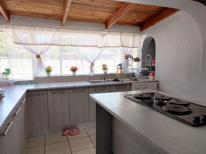 Spacious Family house for sale - Photo 1
