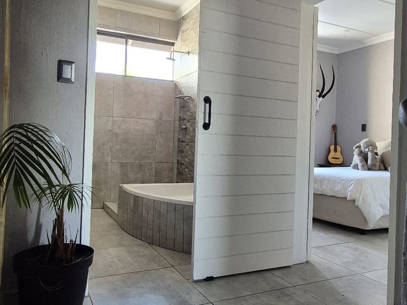 Unit for SALE - Photo 4