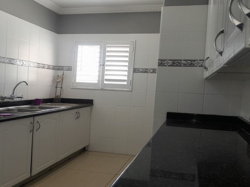Grand Executive Living in Vanderbijlpark’s Prime Address - Photo 6