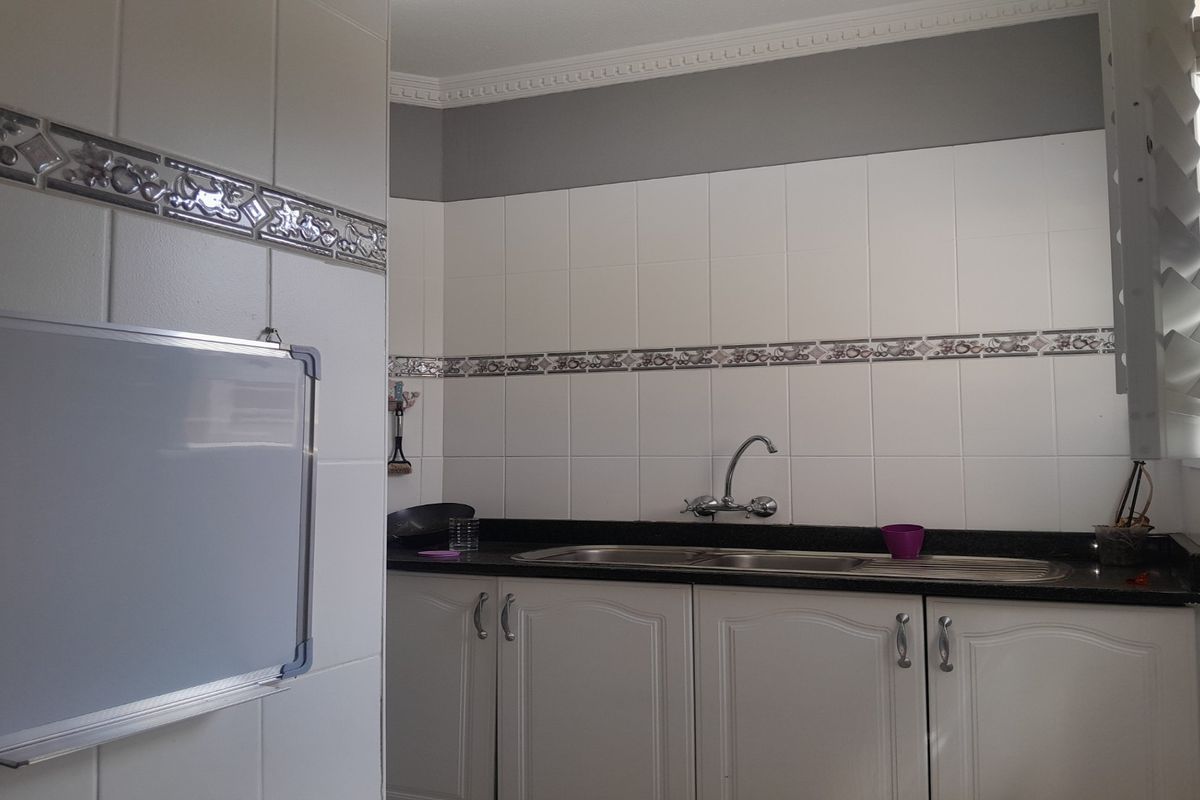 Grand Executive Living in Vanderbijlpark’s Prime Address - Photo 4