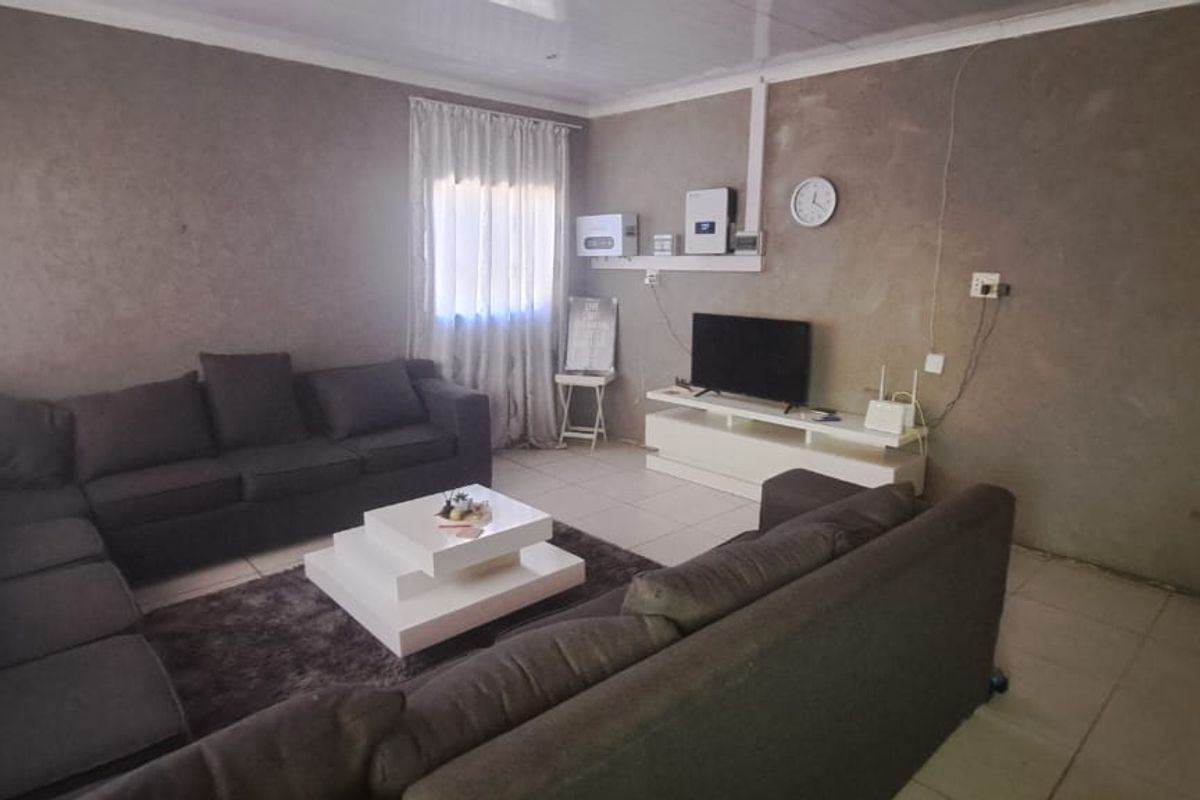 Charming 3-Bedroom Home with Income-Generating Flatlets - Photo 2