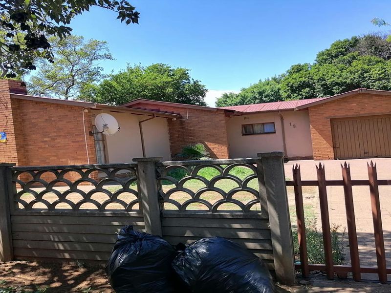 Spacious 7-Bedroom Investment Property in CE 5, Vanderbijlpark - Photo 7