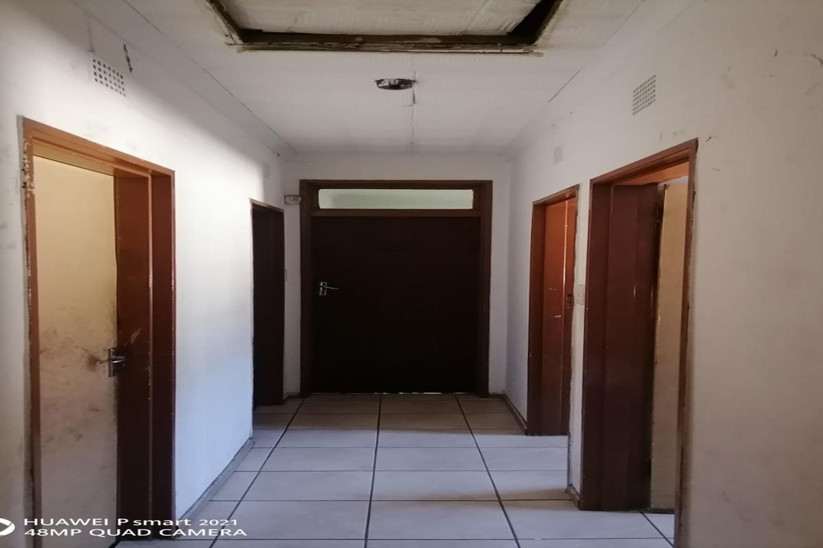 Spacious 7-Bedroom Investment Property in CE 5, Vanderbijlpark - Photo 5
