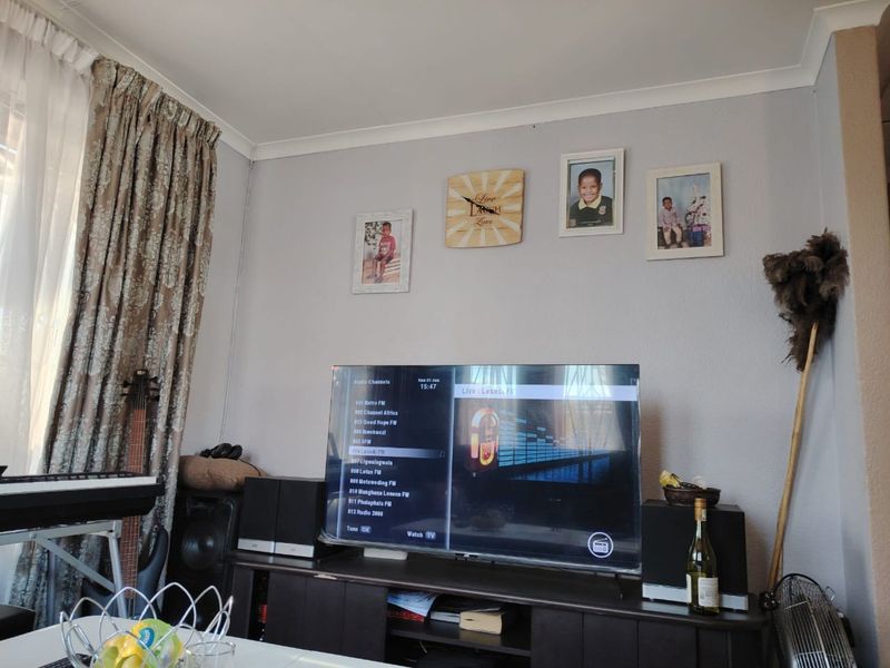 CHAMING 2 - BEDROOM HOUSE FORSALE IN UNITAS PARK, VEREENINGING - Photo 5