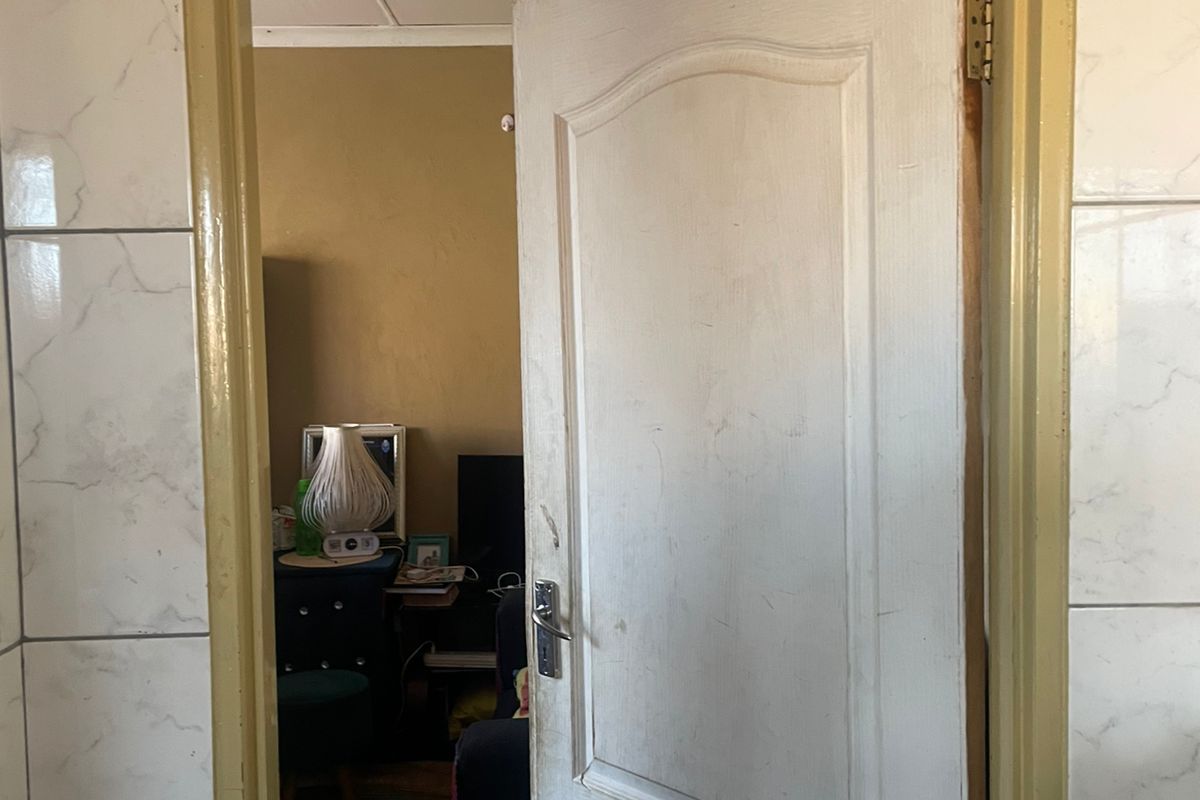 "Prime Residential Stand for Sale – Great Investment Potential!" - Photo 5