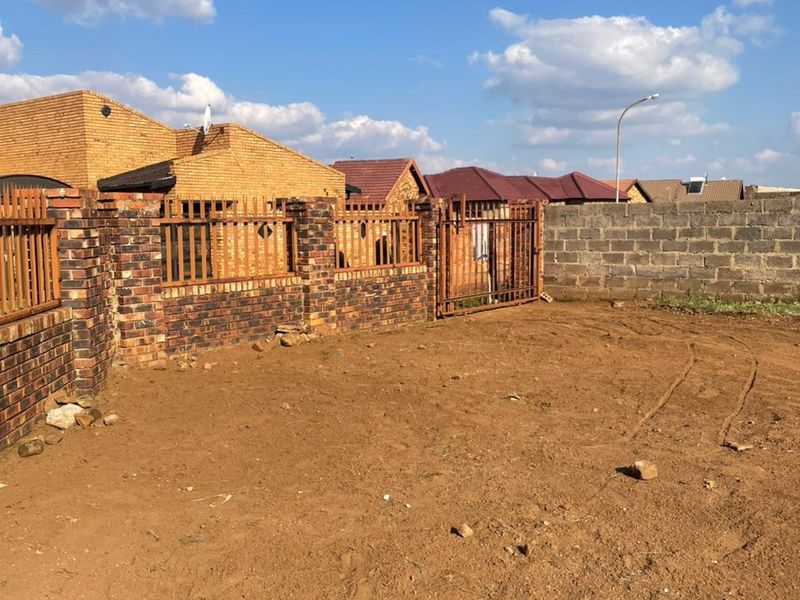 "Prime Residential Stand for Sale – Great Investment Potential!" - Photo 1