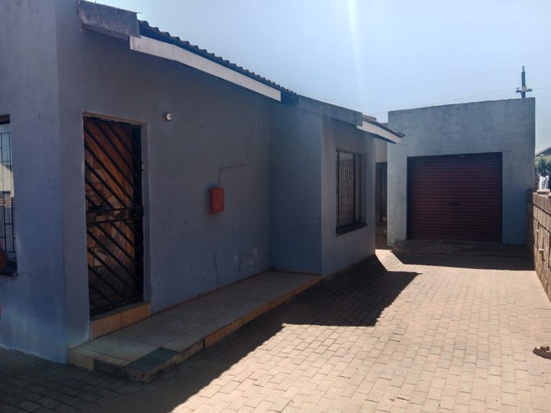 2 Bedroom house for sale - Photo 1
