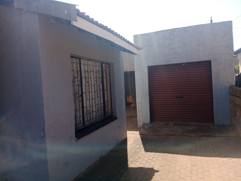 2 Bedroom house for sale - Photo 4