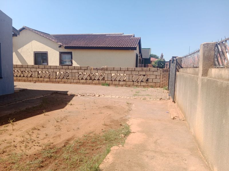 2 Bedroom house for sale - Photo 3