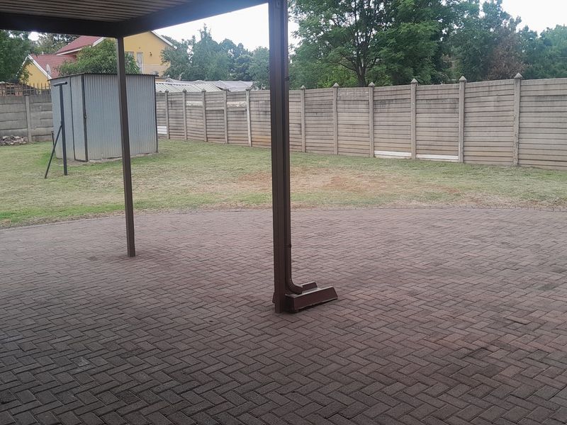Prime Investment Opportunity – Spacious 3-Bedroom Home Near University and Shopping Centre - Photo 7