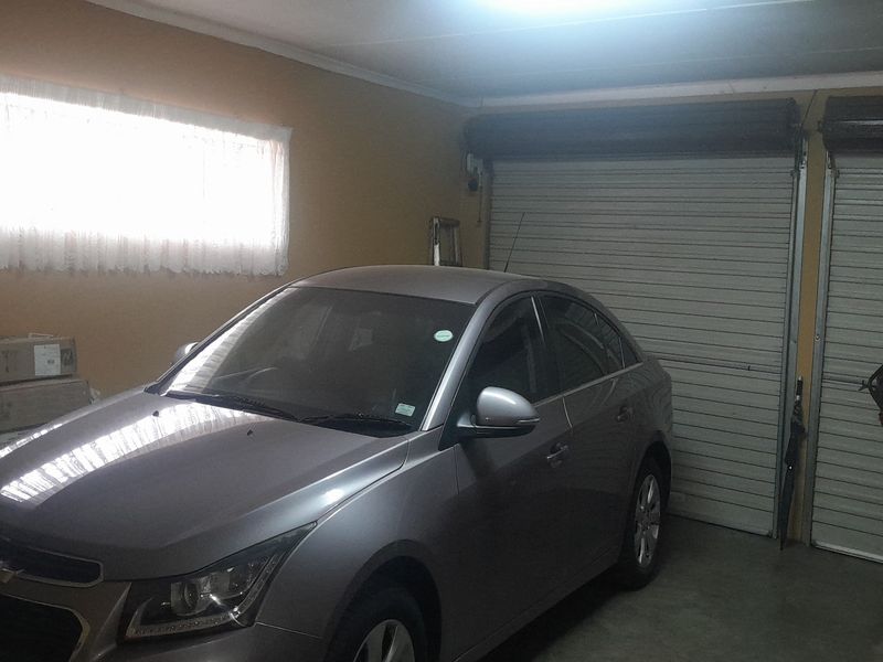 Prime Investment Opportunity – Spacious 3-Bedroom Home Near University and Shopping Centre - Photo 6