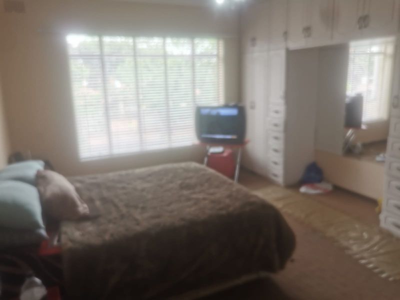 2 Bedroom flat for sale - Photo 2