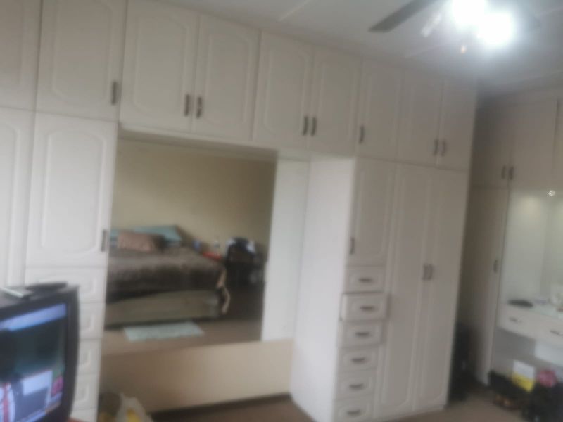 2 Bedroom flat for sale - Photo 4