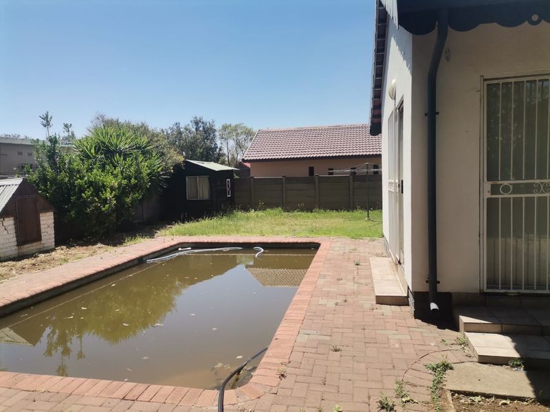 Beautiful property near Primary school and ammenities. - Photo 9