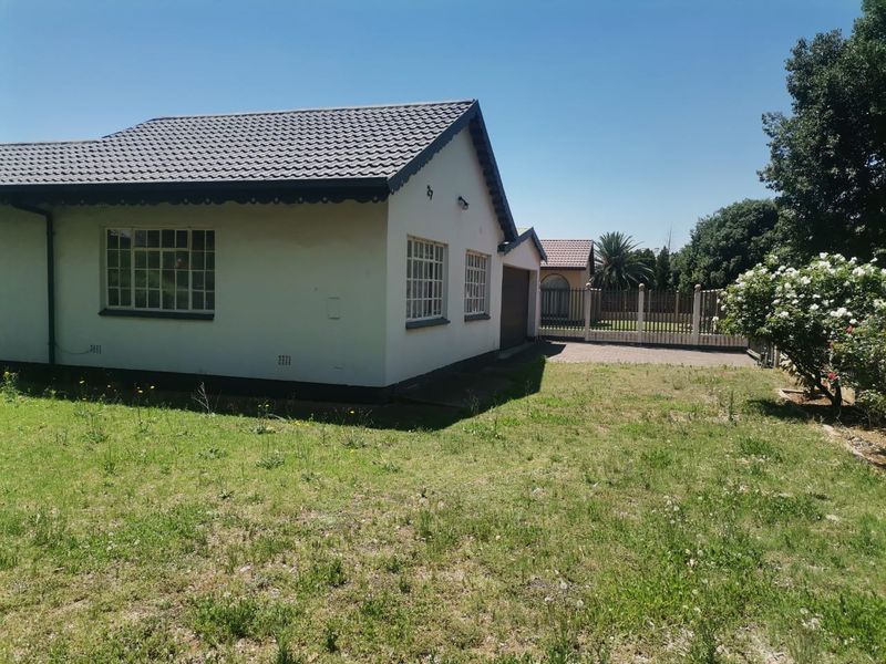 Beautiful property near Primary school and ammenities. - Photo 8
