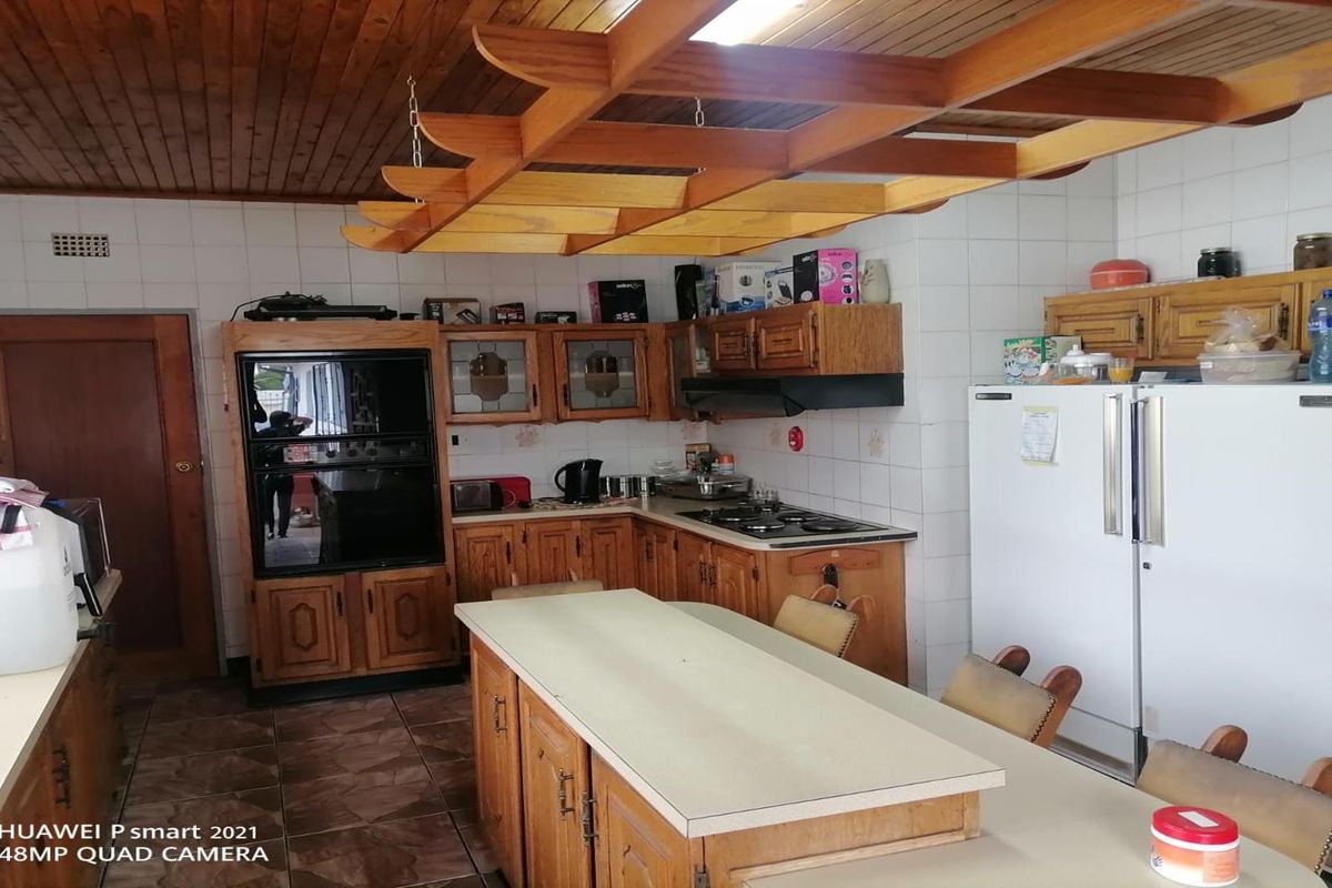 Spacious 4-Bedroom Family Home for Sale in Steelpark - Photo 2
