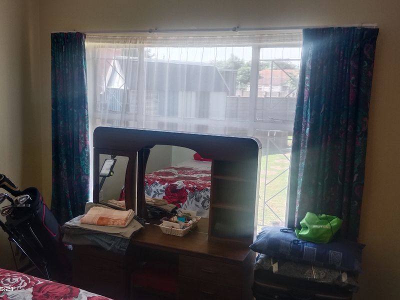 Warm & Family-Friendly 3 bedroom house - Photo 10