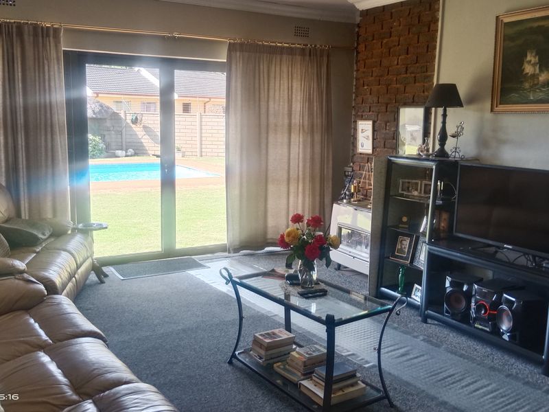 Warm & Family-Friendly 3 bedroom house - Photo 1