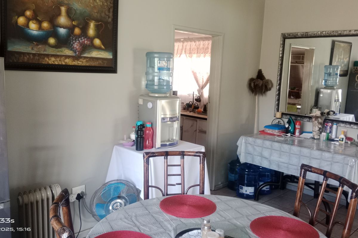 Warm & Family-Friendly 3 bedroom house - Photo 2